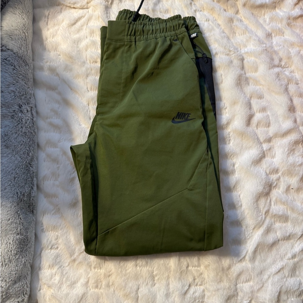 Nike Olive Green Joggers - Picture 3 of 3
